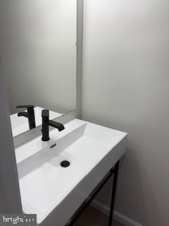 Building Photo - 2707 Fairdale Terrace