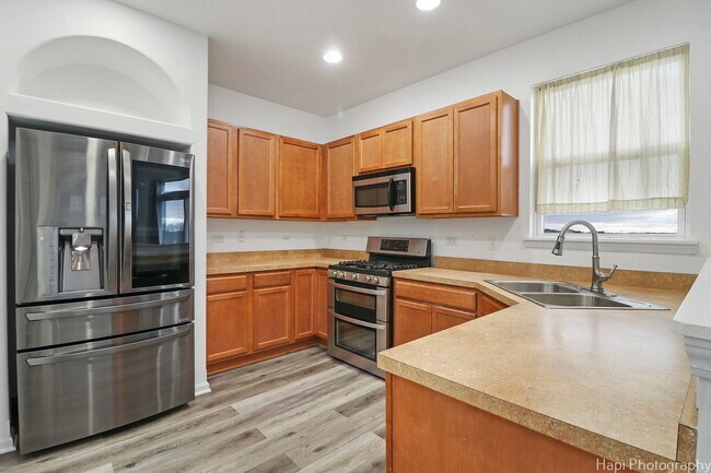 Building Photo - 176 S Cornerstone Dr