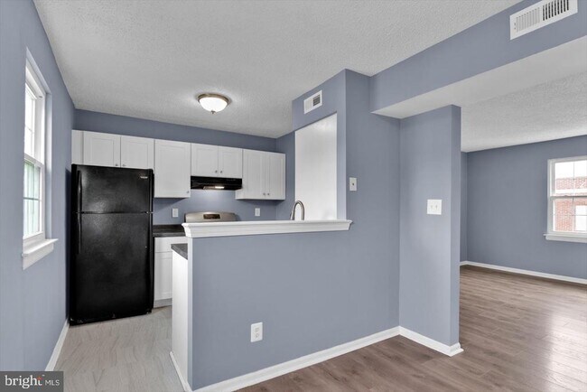 Building Photo - 100 Park Blvd