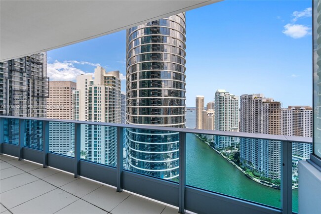 Building Photo - 200 Biscayne Blvd Way