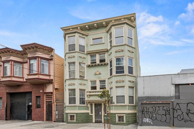 Building Photo - 81b Hoff St