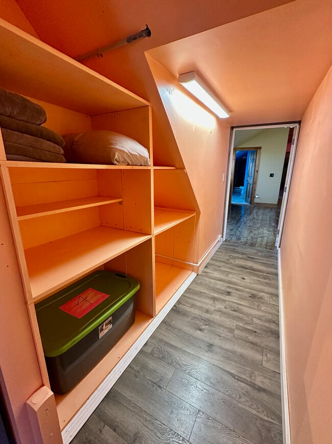 Building Photo - 107 Franklin St