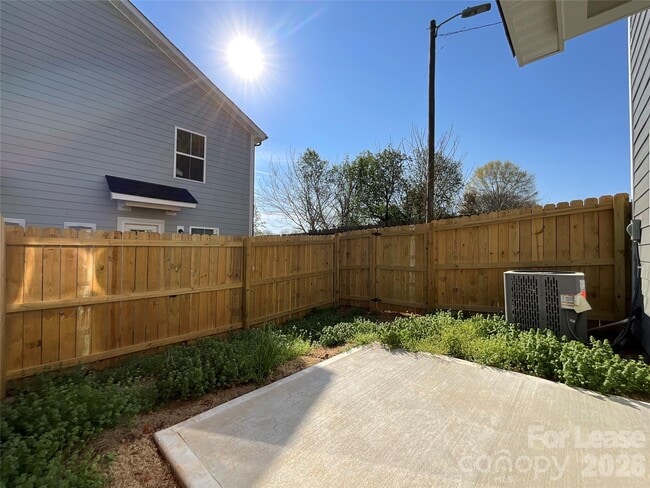 Building Photo - 128 18th St NW