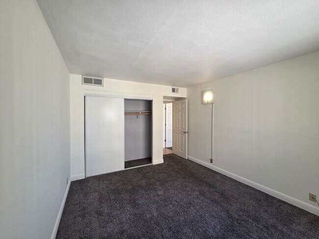 Building Photo - Beautiful 2 Bed/2 Bath Condo in Scottsdale...