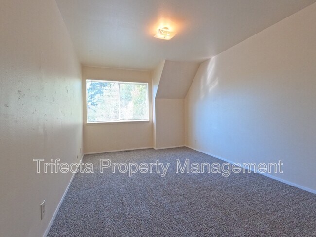 Building Photo - 1125 Peterson St