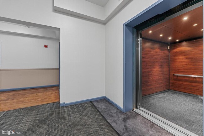 Building Photo - 1714 Park Ave