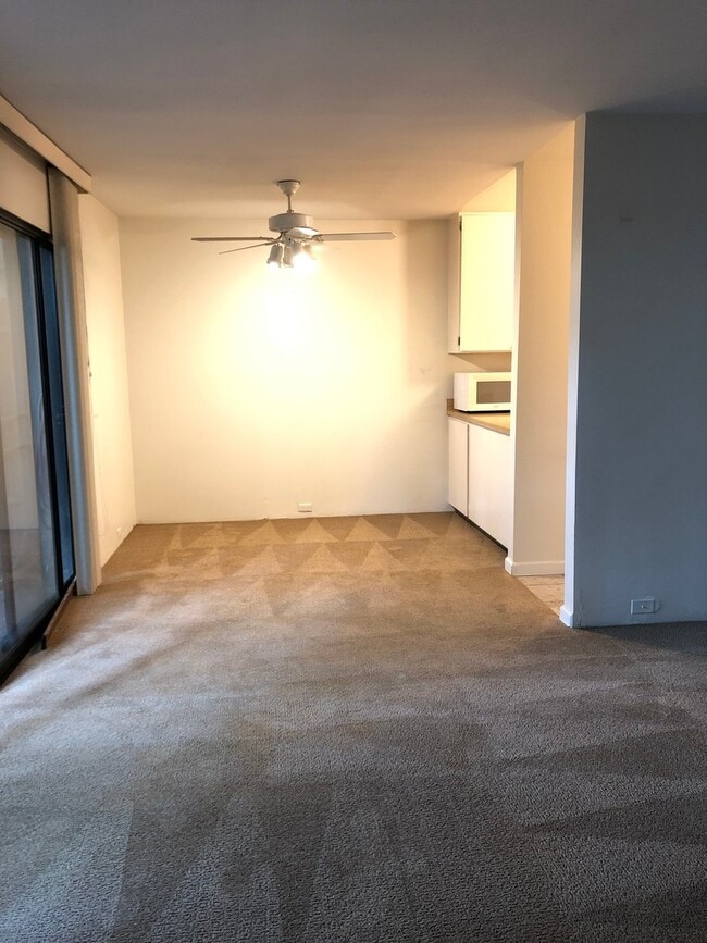 Building Photo - First floor condo!