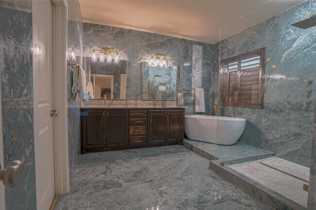 Building Photo - 1209 Savoy Ln