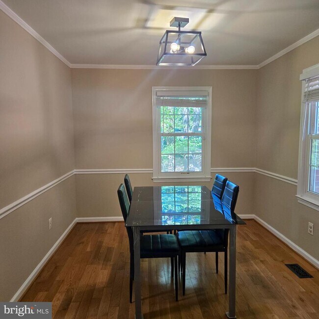Building Photo - 5676 Kirkham Ct