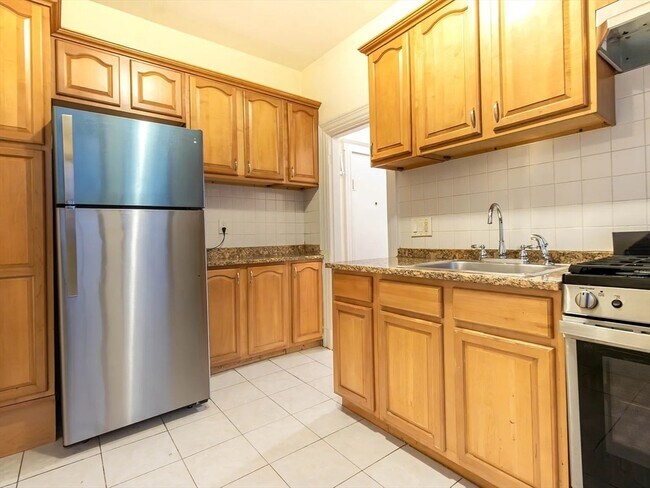 Building Photo - 25 Mt Hood Rd