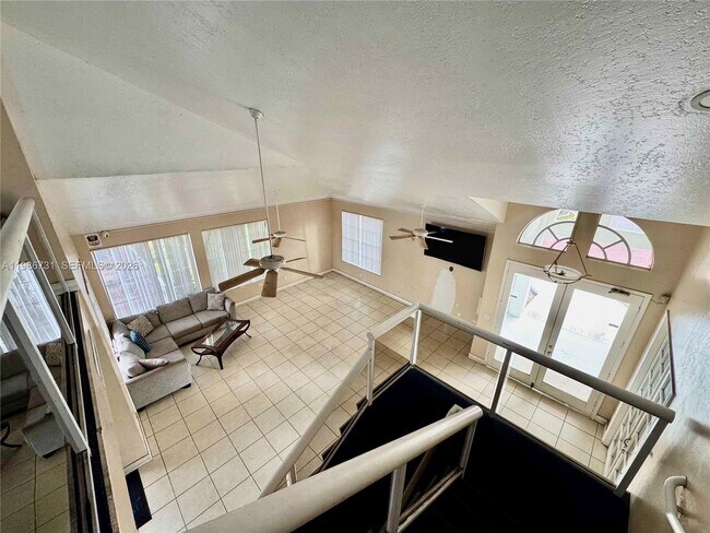 Building Photo - 9731 Fontainebleau Blvd
