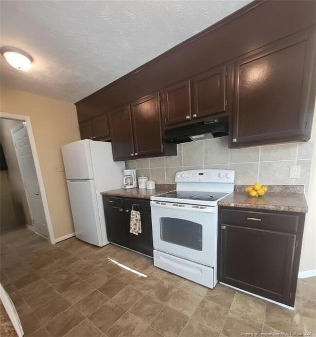 Building Photo - 7281 Pebblebrook Dr