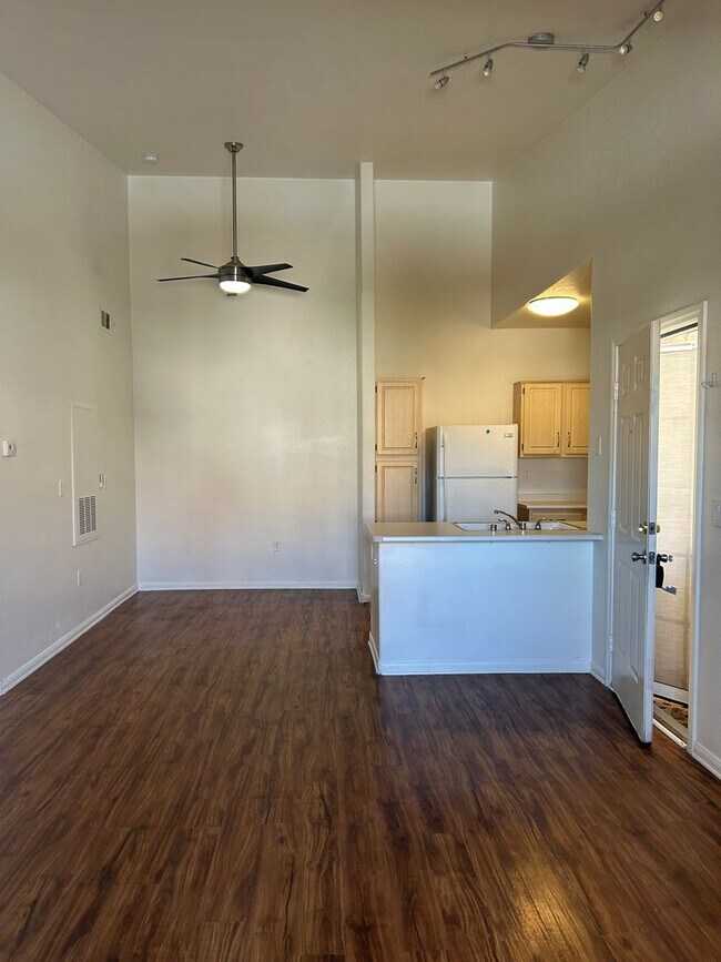 Building Photo - 1-Bedroom Condo in Gated Green Valley Community – Henderson