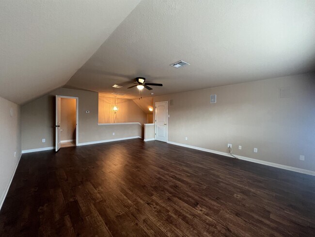 Building Photo - 25030 Buttermilk Ln