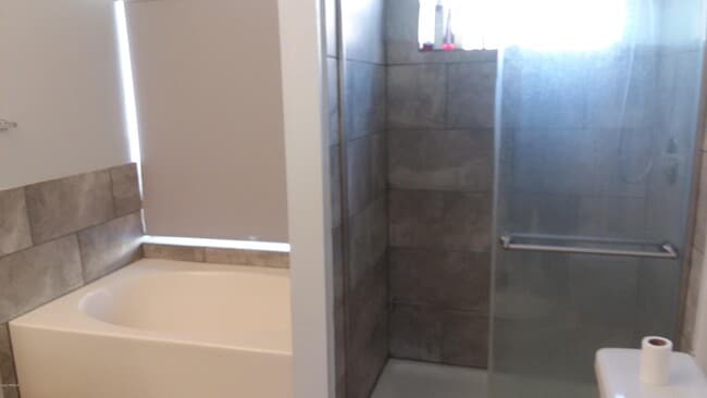 Building Photo - 2910 E Brookwood Ct