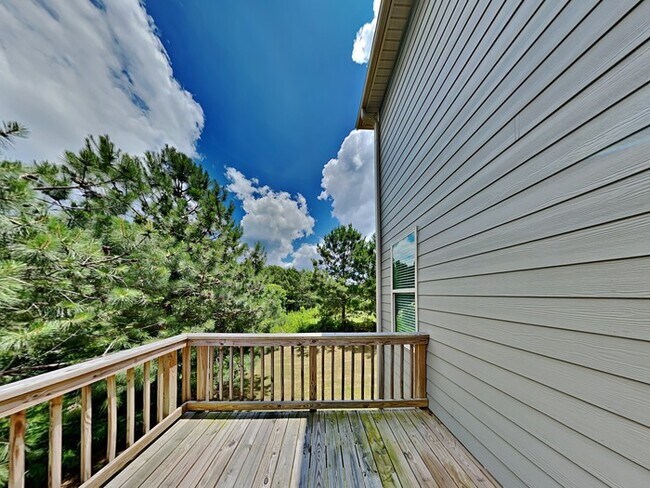 Building Photo - Well-maintained 4 Bedroom With Basement