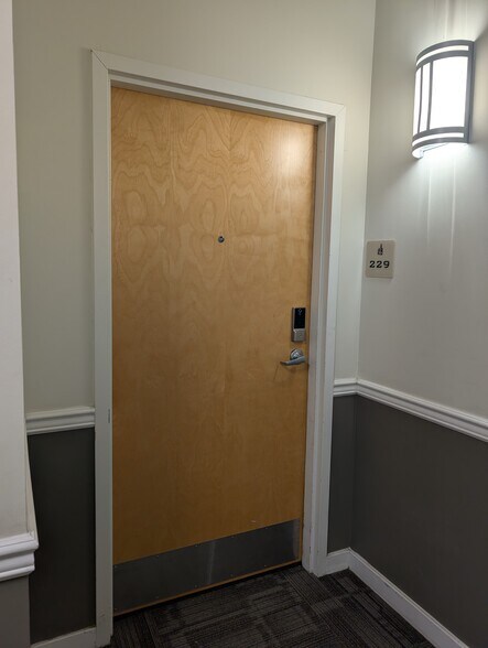 Building Photo - 160 Fremont St