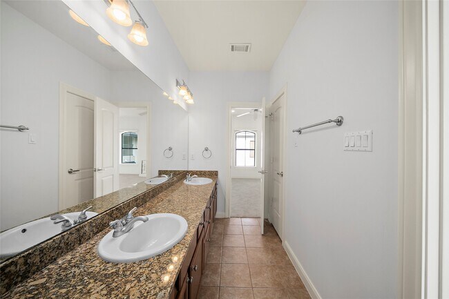 Building Photo - 202 McGowen St