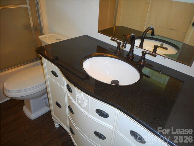 Building Photo - 733 Catawba Cir N