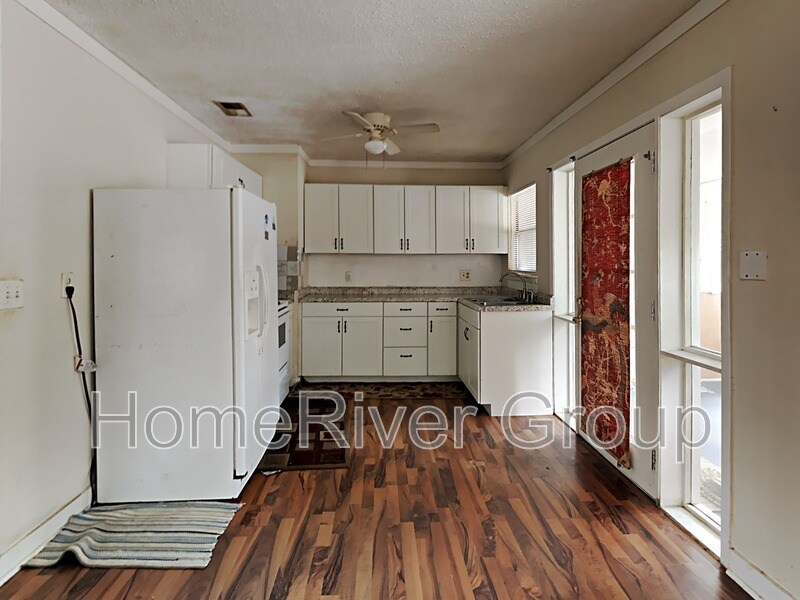 Building Photo - 1703 US-90