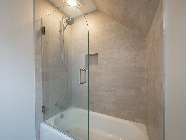 Building Photo - Charming, Renovated Bungalow in NW DC Tenley Area