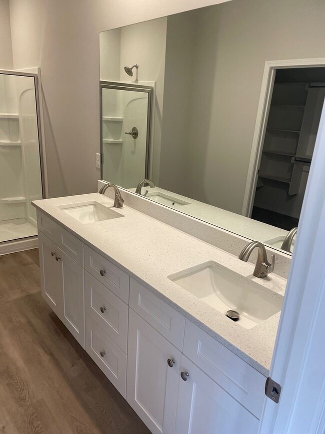 Building Photo - 409 Genesis Dr