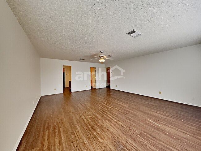 Building Photo - 8302 Parry Path