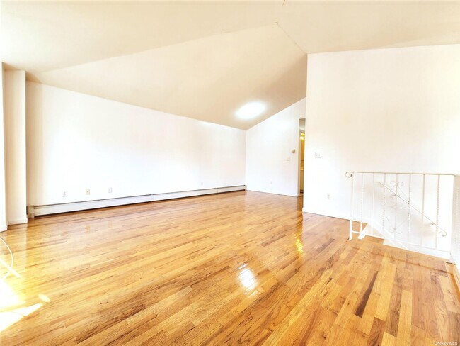 Building Photo - 96-03-96-91 91st Ave