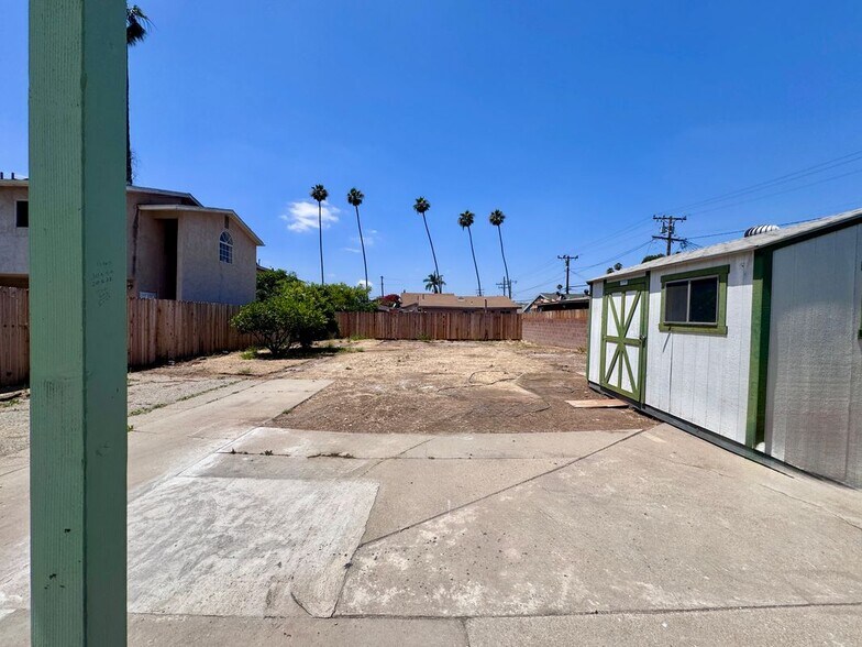 Building Photo - 319 N Rowan Ave