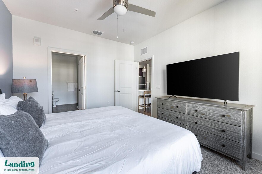 Building Photo - 1225 Utica Dr