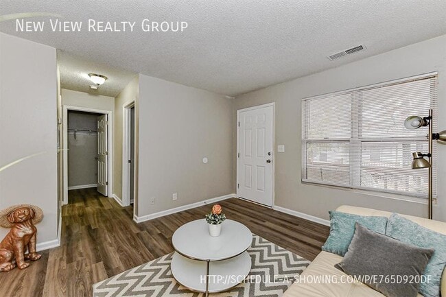 Building Photo - 300 Hoskins Mill Ln