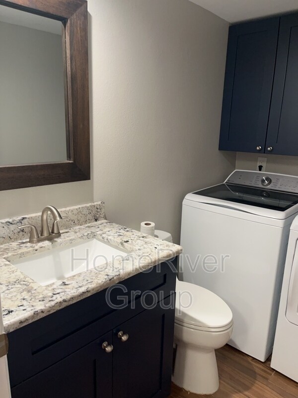 Building Photo - 2719 14th Ct