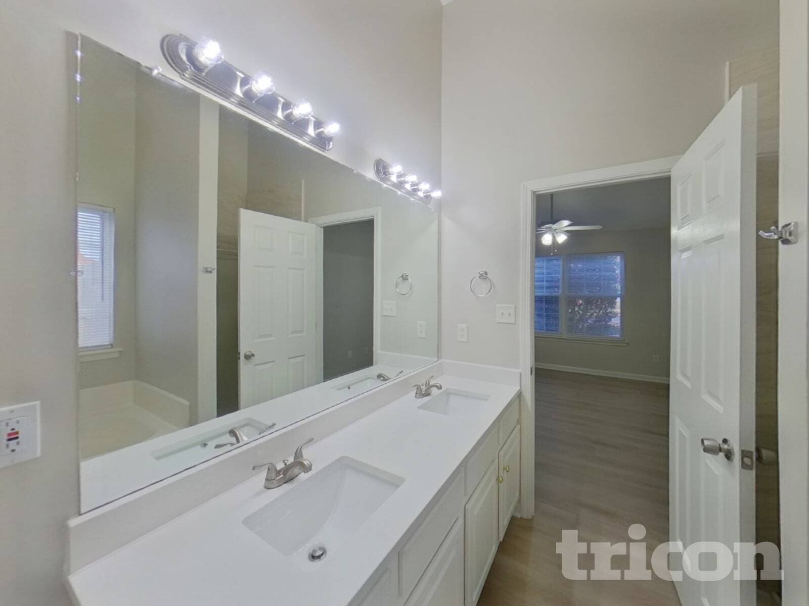 Building Photo - 9728 Avensong Crossing Dr