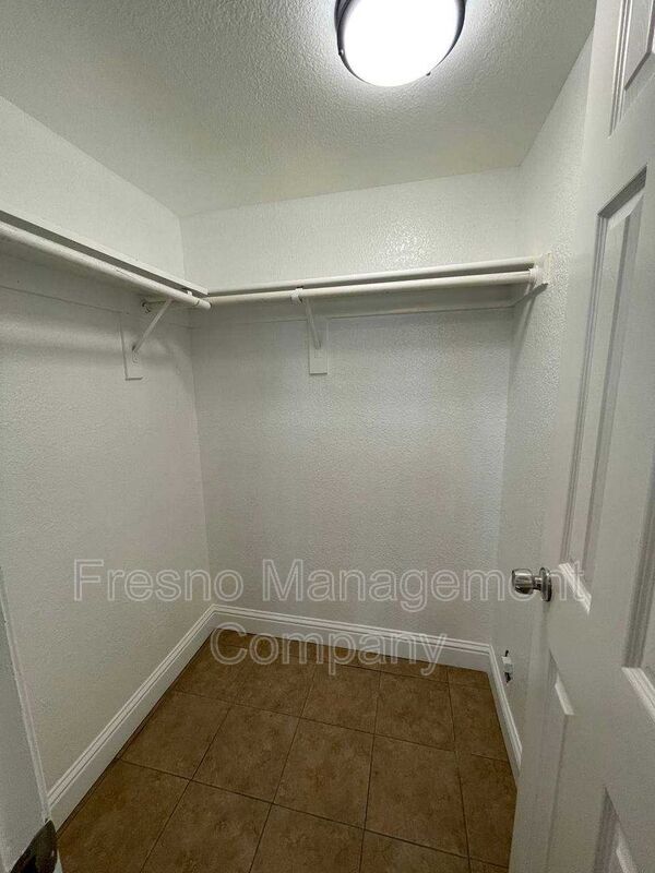 Building Photo - 3306 W Shields Ave