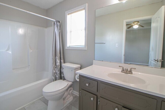 Building Photo - 1325 Meredith Way