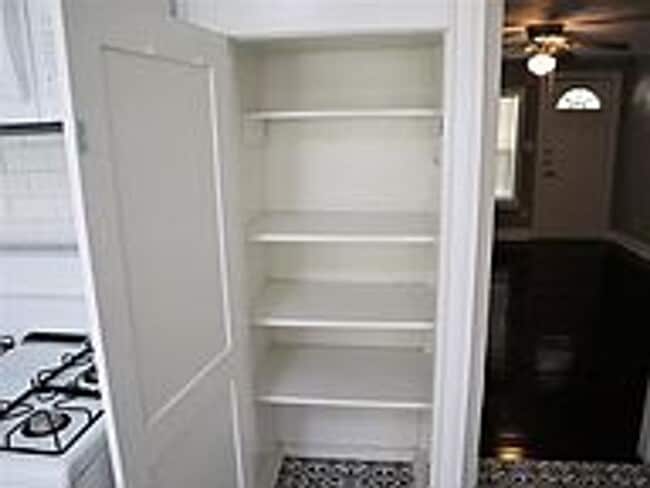 Building Photo - August Move In! Updated 1 bed/1 bath in Br...