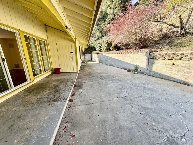 Building Photo - 4367 Nelson Dr