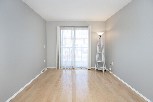 Building Photo - 7392 Creekwood Dr