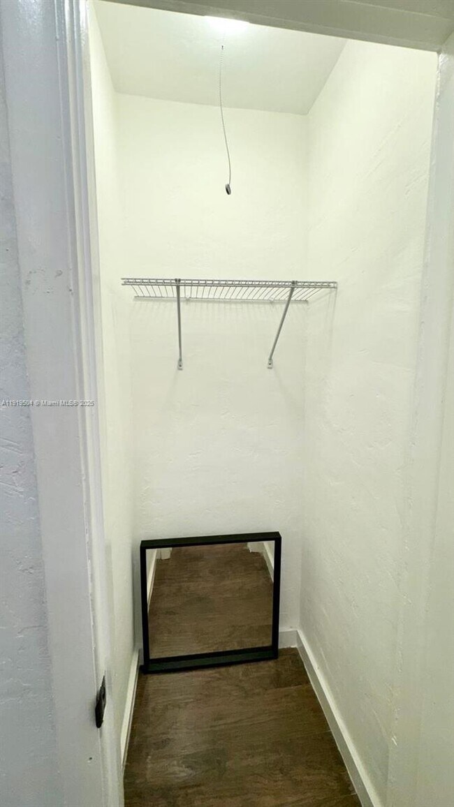 Building Photo - 17175 NE 19th Ave