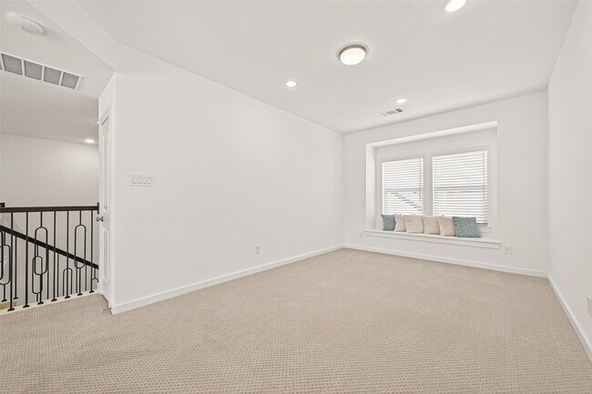 Building Photo - 7427 Compass Dr