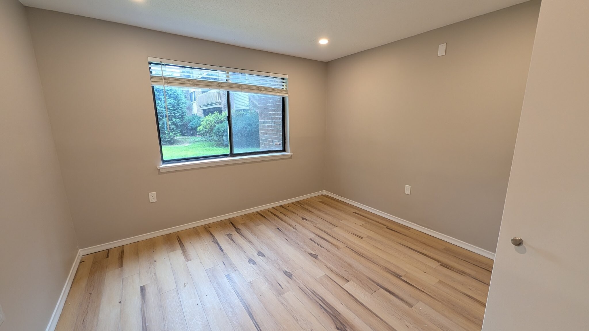 Building Photo - 48 Avonwood Rd