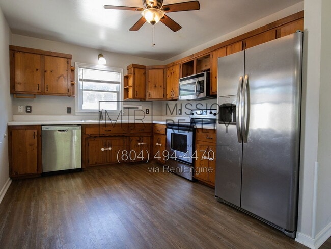 Building Photo - 7750 Robinwood Dr