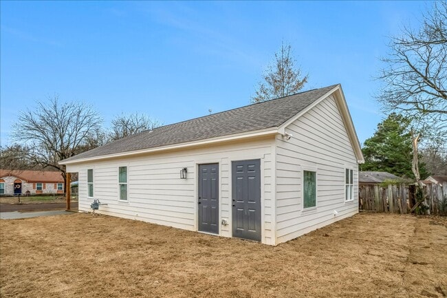 Building Photo - Spacious 4BR/2BA Home with 1,387 Sq Ft — Prime Memphis Location!