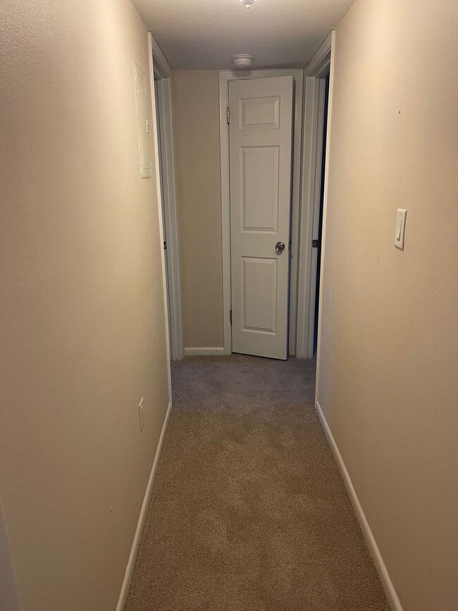 Building Photo - 3bed/2bath Single Family Home