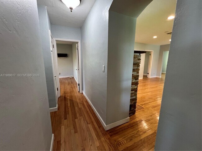 Building Photo - 432 Palmetto Dr