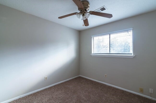 Building Photo - 16007 Sierra Vista Dr