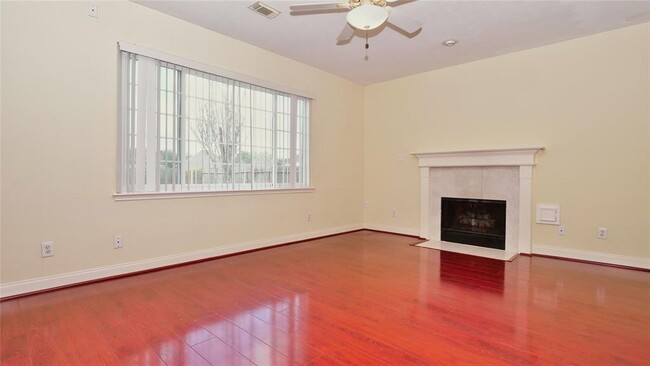 Building Photo - 4214 Oakland Falls Dr