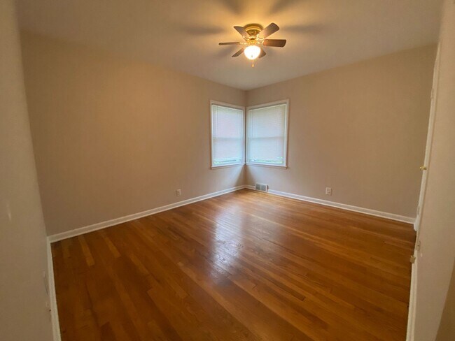 Building Photo - Spacious Ranch in Elm Grove!