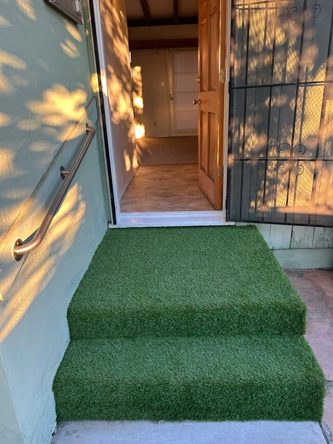 Building Photo - 7111 Mohawk St