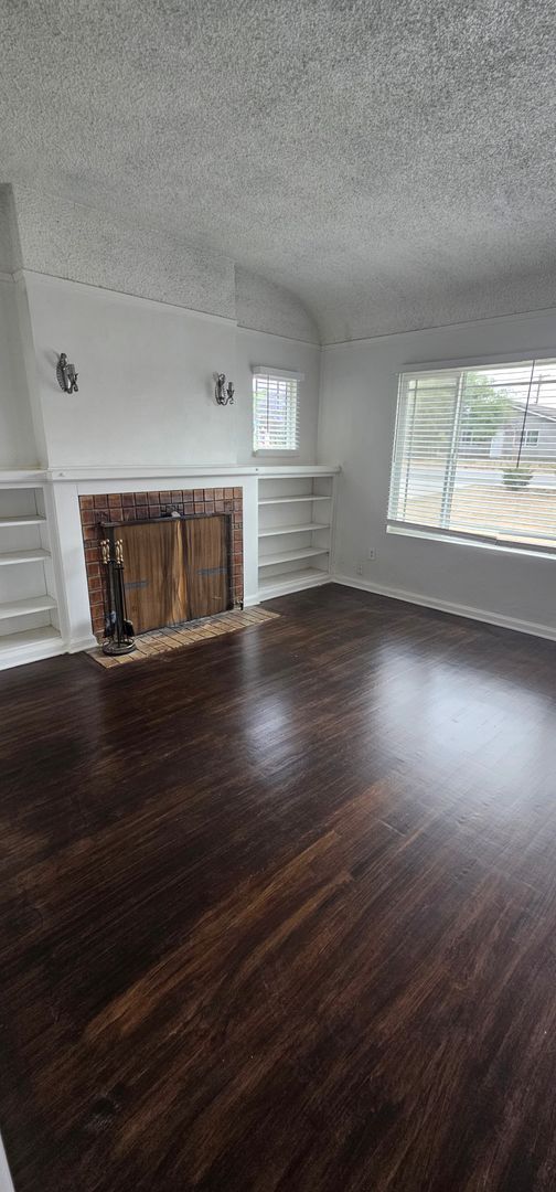 Building Photo - Half Acre Totally Remodeled House...